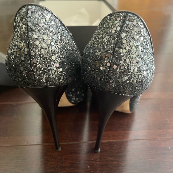 BARNEYS IF NEW YORK SHINY HEELS - Picture 2 of 10